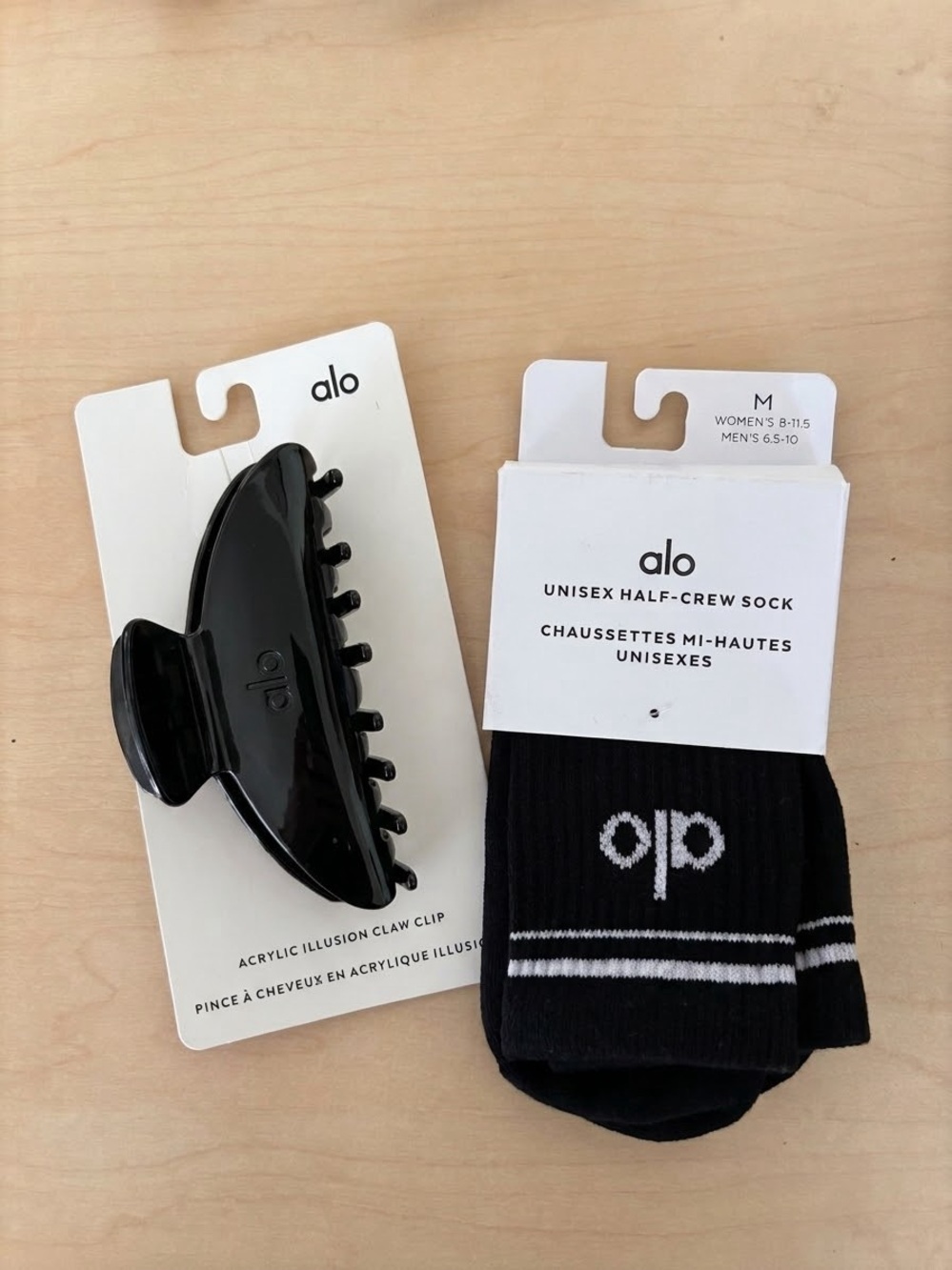 ALO Yoga Black Unisex Half-Crew Socks 90s claw clip medium lot bundle gift set